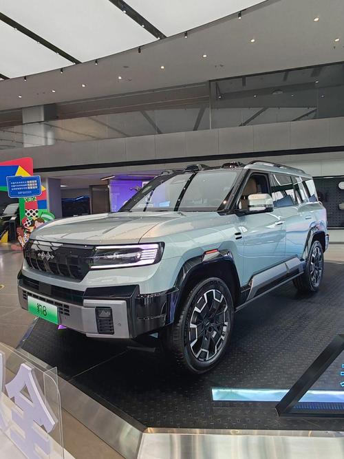 佛山高明区启妙冠企业管理咨询比亚迪方程豹硬派越野的爆款，英菲尼迪35周年与你共成长